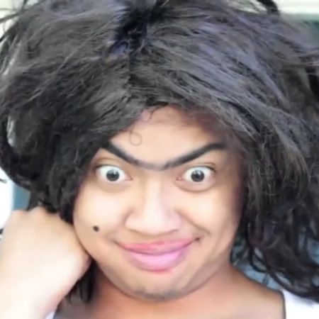 Guava Jucice Playing the role of Rolanda